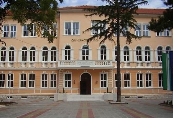 Ученичка почина в клас във Враца
